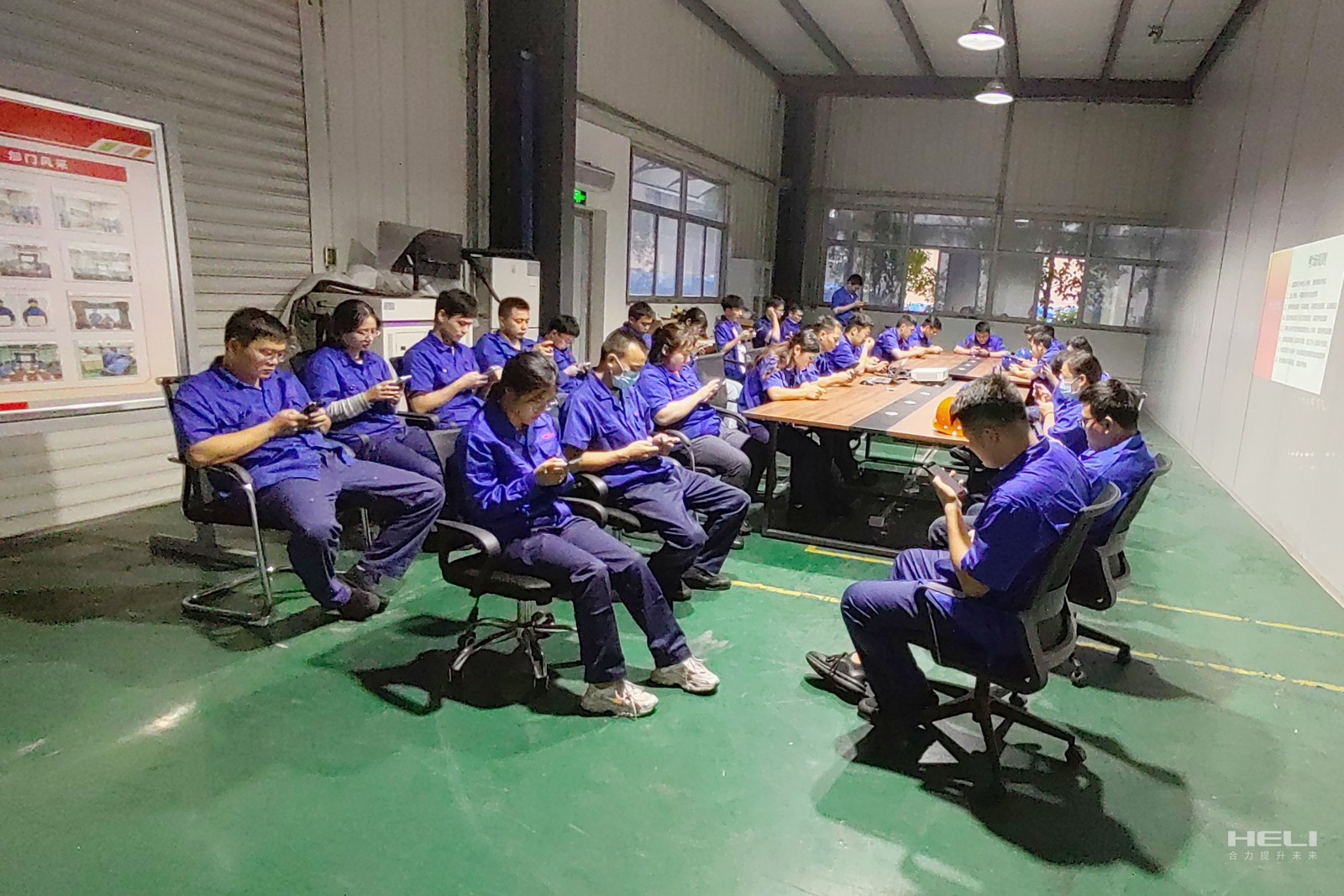 線上答題復賽現(xiàn)場.jpg